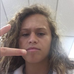 Meet your Posher, Elisa